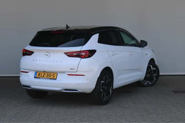 Opel Grandland (2023) thumbnail 5