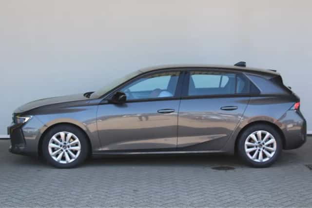 Opel Astra (2022) thumbnail 3