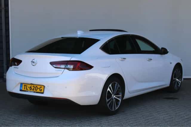 Opel Insignia Grand Sport (2018) thumbnail 2