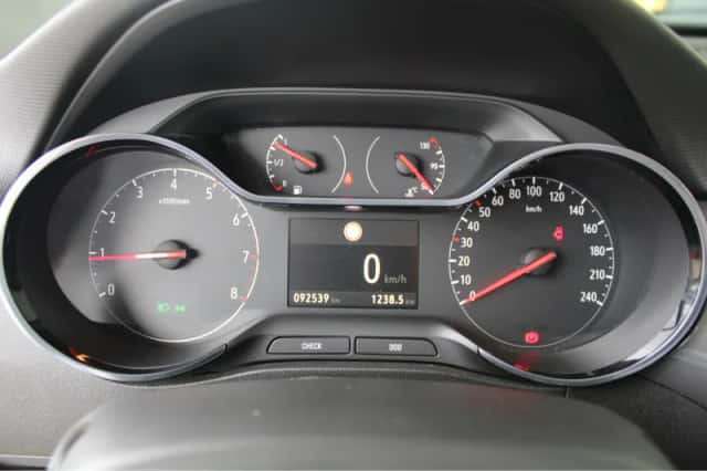 Opel Crossland (2022) thumbnail 6