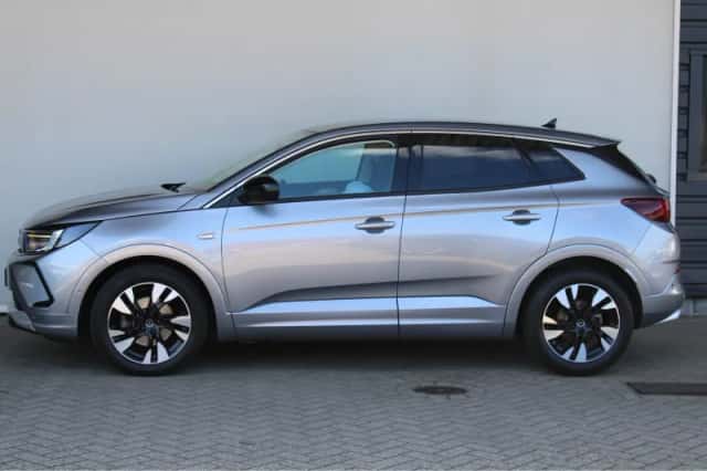 Opel Grandland (2023) thumbnail 2