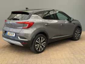 Renault Captur (2022) thumbnail 2