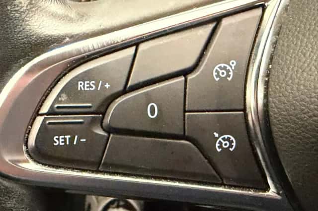 Renault Captur (2022) thumbnail 17