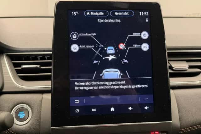 Renault Captur (2022) thumbnail 24