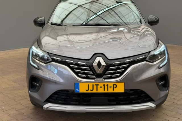 Renault Captur (2022) thumbnail 9