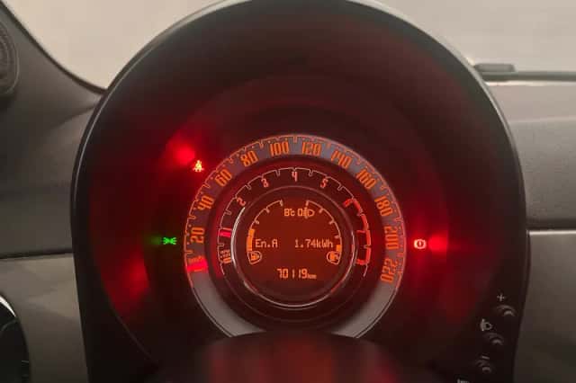 Fiat 500 (2021) thumbnail 4