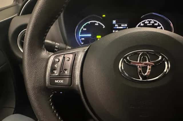 Toyota Yaris (2020) thumbnail 19