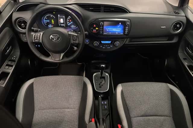 Toyota Yaris (2020) thumbnail 4