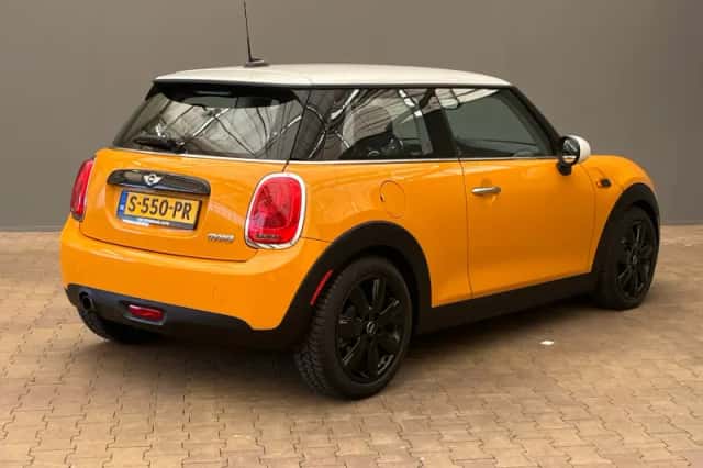 MINI Mini (2016) thumbnail 2