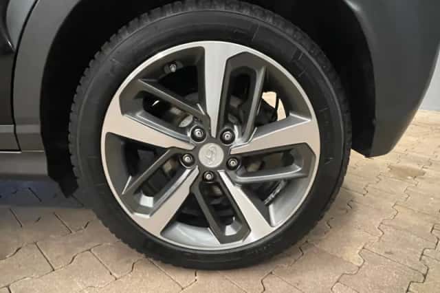 Hyundai Kona (2019) thumbnail 9