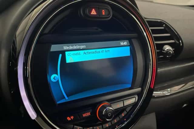 MINI Clubman (2018) thumbnail 2