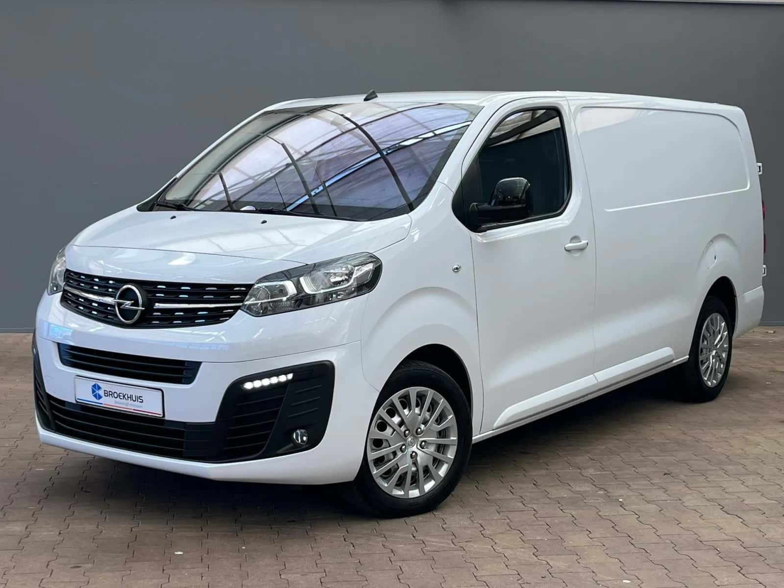 Opel Vivaro (2024) — foto 1