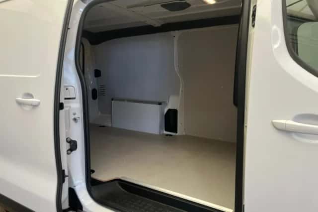 Opel Vivaro (2024) thumbnail 18