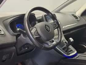 Renault Scénic (2018) thumbnail 2