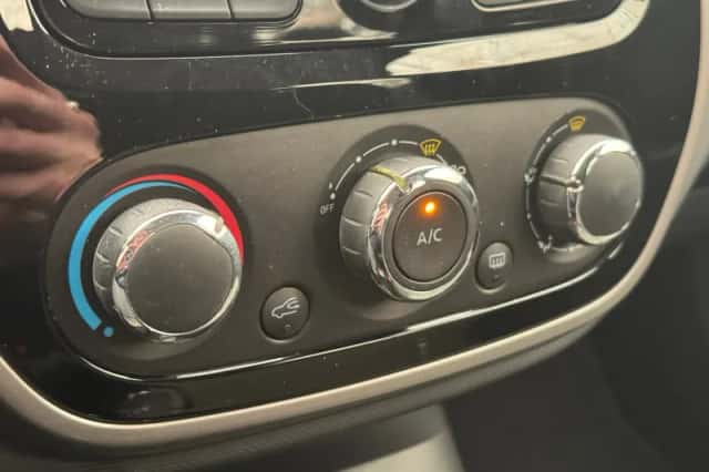 Renault Captur (2016) thumbnail 11