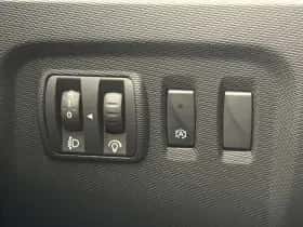 Renault Captur (2016) thumbnail 16