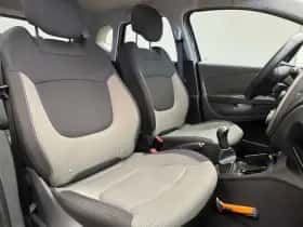 Renault Captur (2016) thumbnail 20