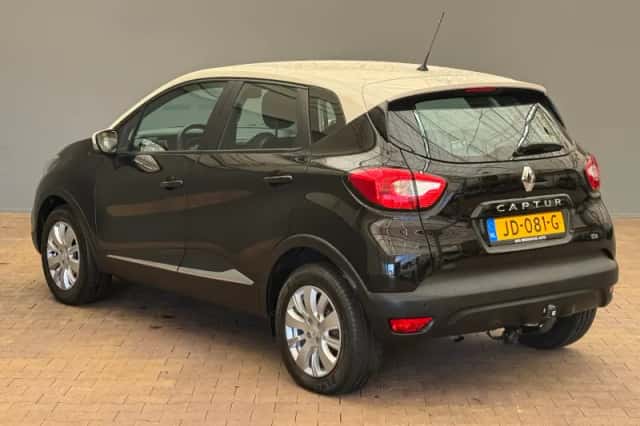 Renault Captur (2016) thumbnail 3