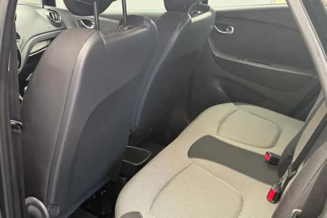 Renault Captur (2016) thumbnail 7