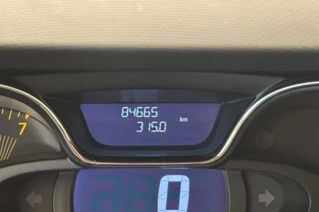 Renault Captur (2016) thumbnail 9