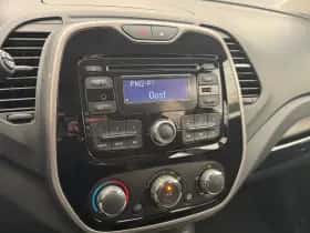 Renault Captur (2016) thumbnail 10
