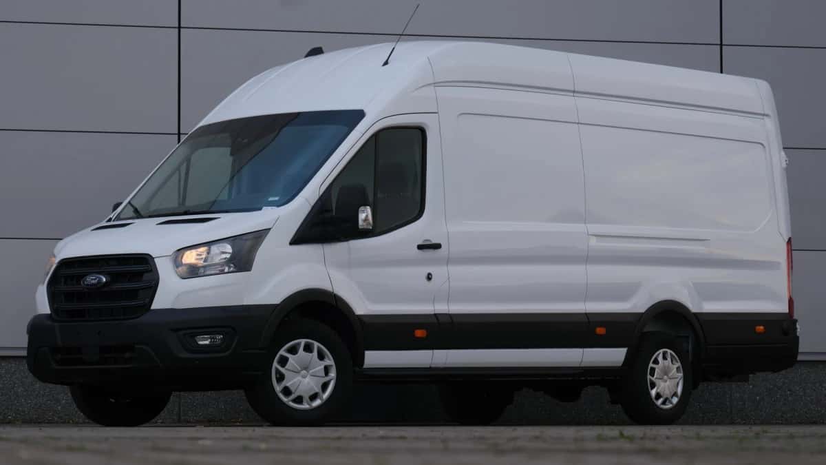 Ford Transit (2024) — foto 1
