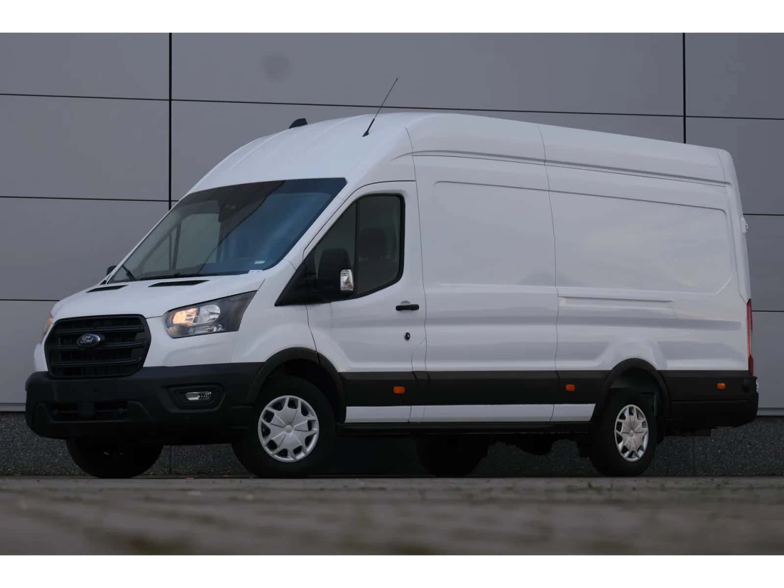 Ford Transit (2024) — foto 1