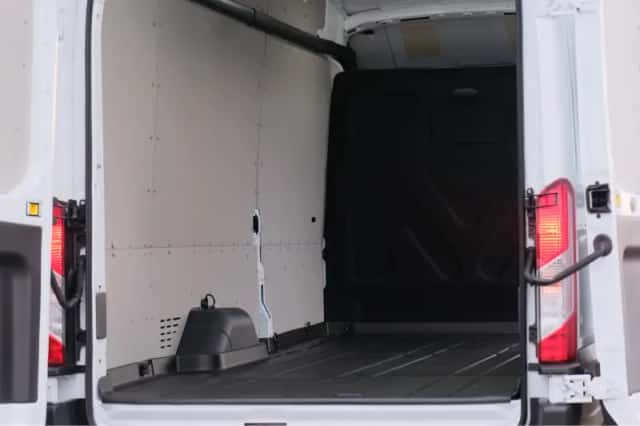 Ford Transit (2024) thumbnail 24