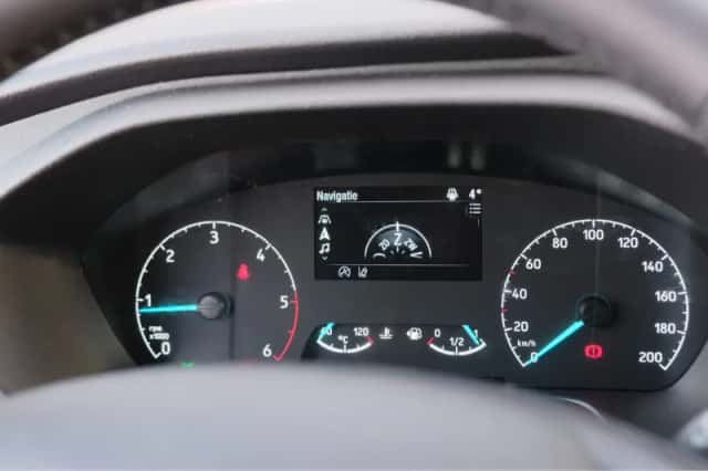 Ford Transit (2024) thumbnail 4
