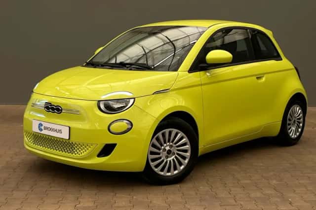 Fiat 500e (2024) thumbnail 1