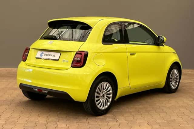 Fiat 500e (2024) thumbnail 2