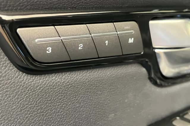 Land Rover Range Rover Evoque (2019) thumbnail 28