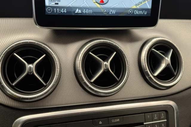 Mercedes-Benz CLA-Klasse (2015) thumbnail 11