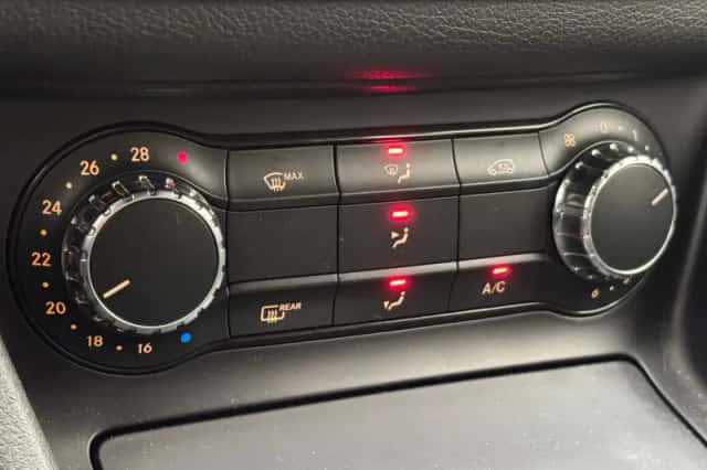 Mercedes-Benz CLA-Klasse (2015) thumbnail 15