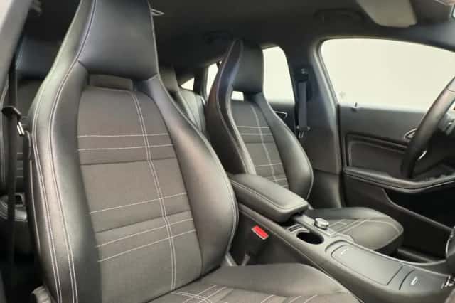 Mercedes-Benz CLA-Klasse (2015) thumbnail 3