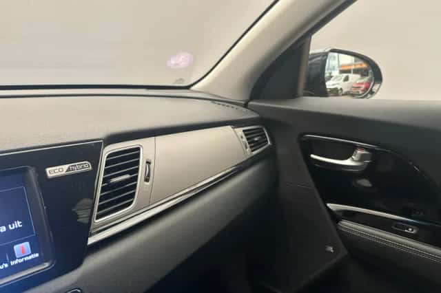 Kia Niro (2019) thumbnail 32