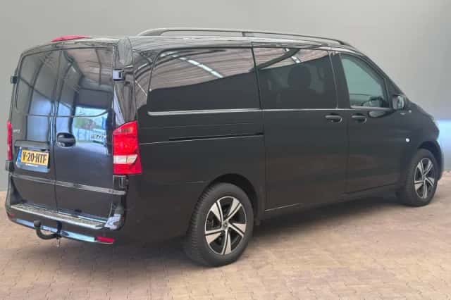 Mercedes-Benz Vito (2024) thumbnail 2