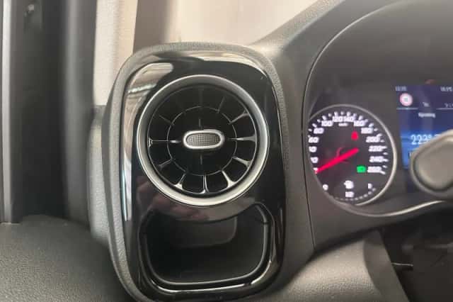 Mercedes-Benz Vito (2024) thumbnail 17