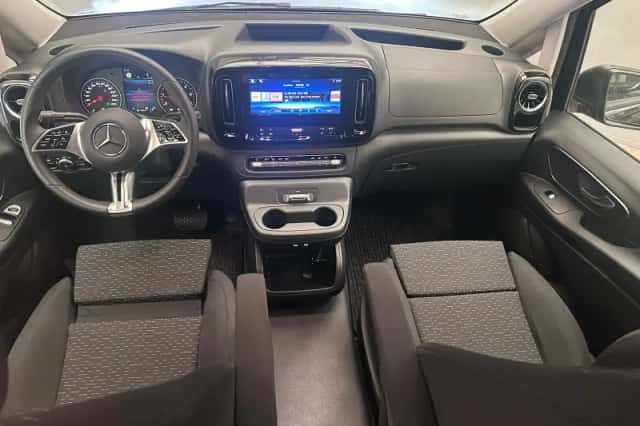 Mercedes-Benz Vito (2024) thumbnail 3