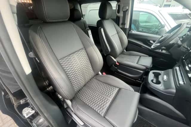 Mercedes-Benz Vito (2024) thumbnail 3