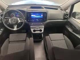 Mercedes-Benz Vito (2024) thumbnail 3