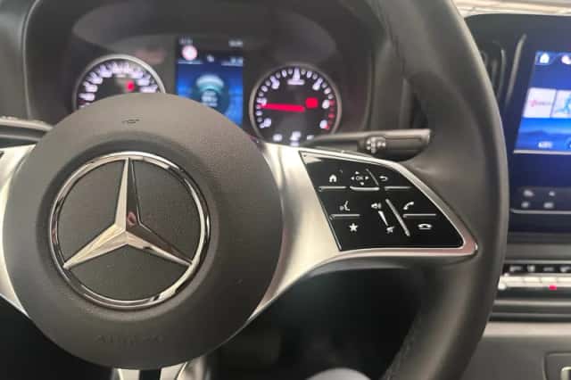 Mercedes-Benz Vito (2024) thumbnail 25
