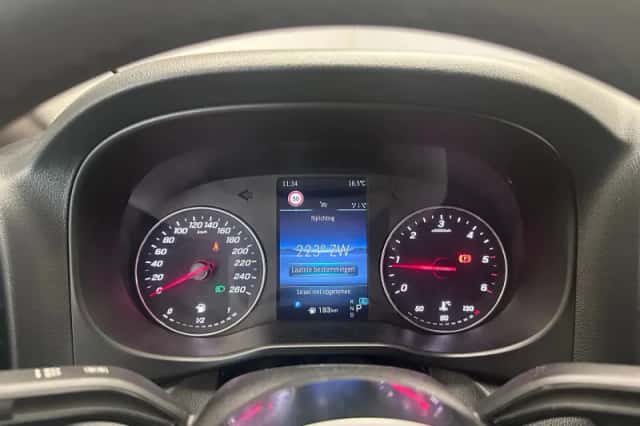 Mercedes-Benz Vito (2024) thumbnail 5