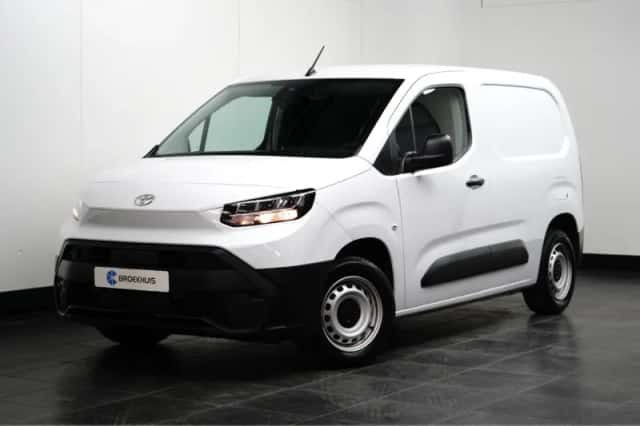 Toyota Proace (2024) thumbnail 1