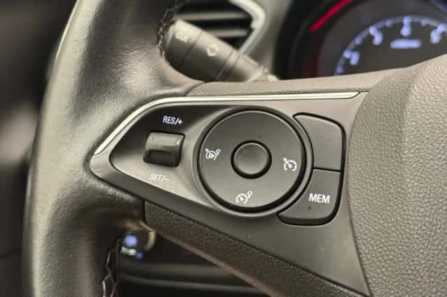 Opel Grandland X (2019) thumbnail 17