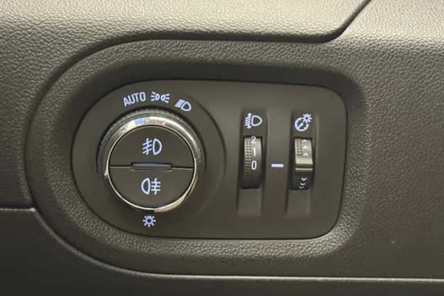 Opel Grandland X (2019) thumbnail 18