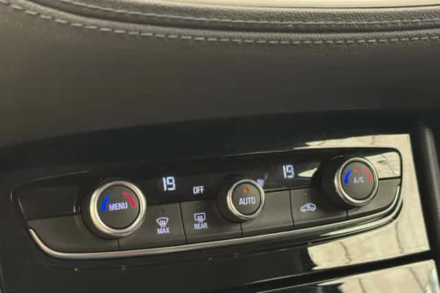 Opel Grandland X (2019) thumbnail 20