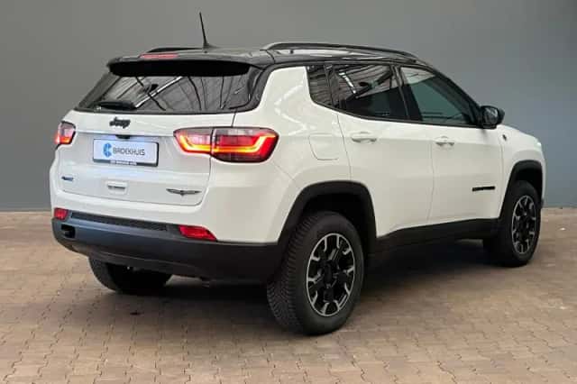 Jeep Compass (2024) thumbnail 2