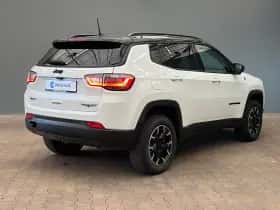 Jeep Compass (2024) thumbnail 2