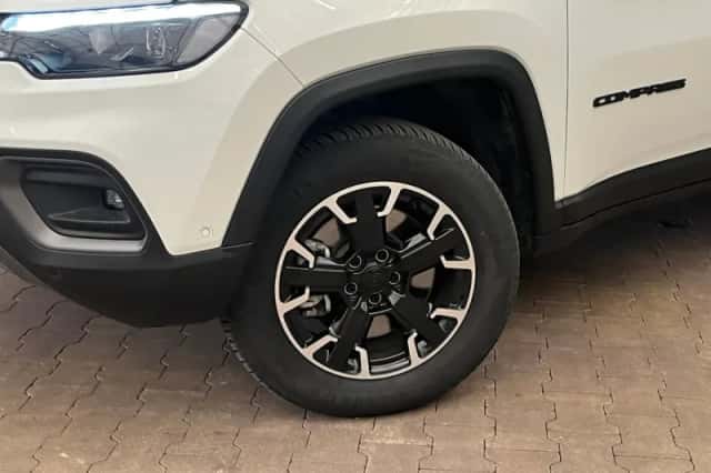 Jeep Compass (2024) thumbnail 11